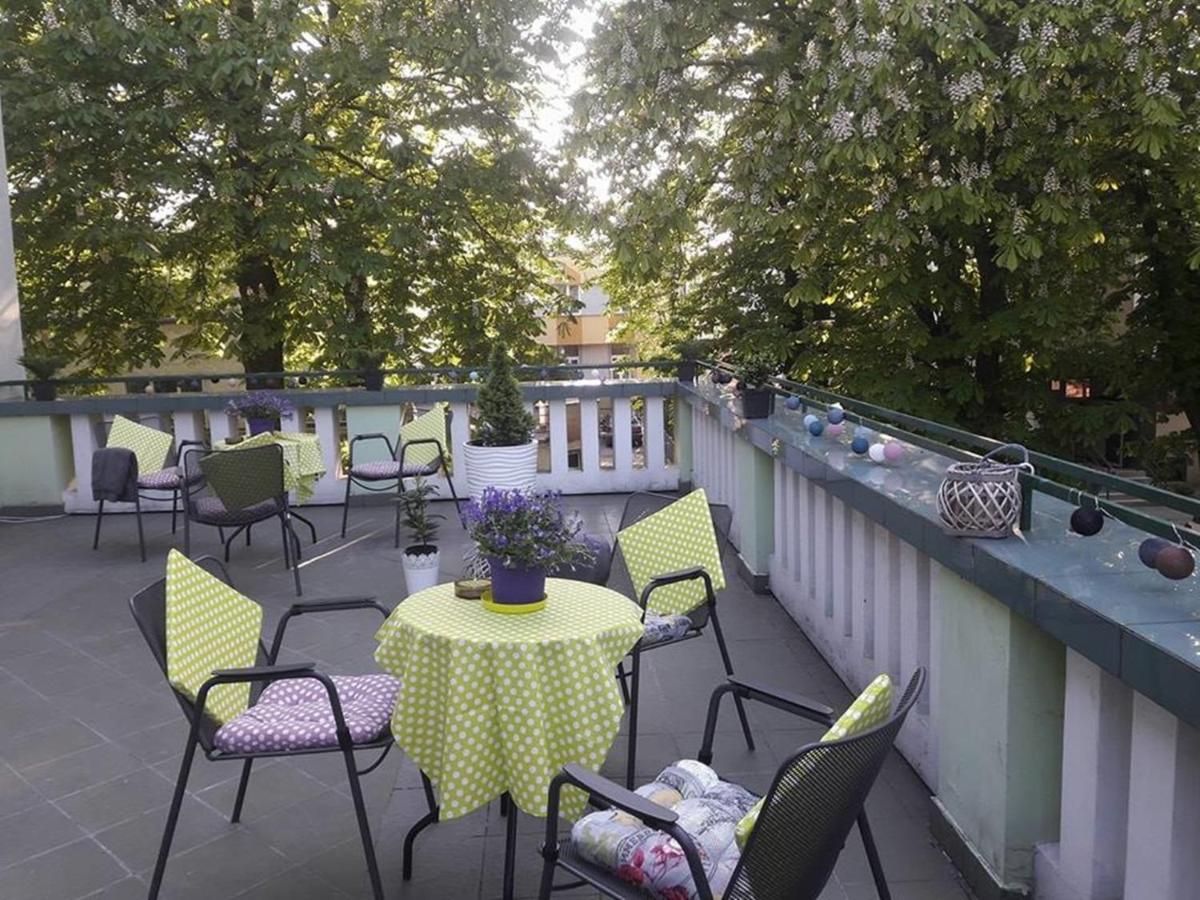 Hostel Ksiezycowy Иновроцлав Экстерьер фото